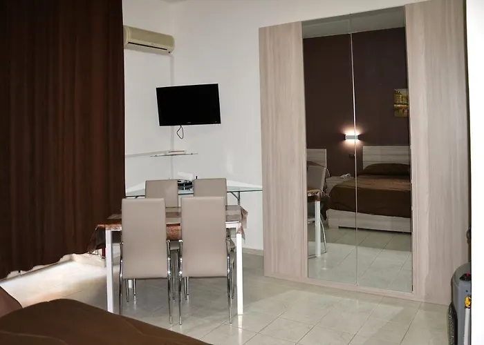 Отель Milano Неаполь